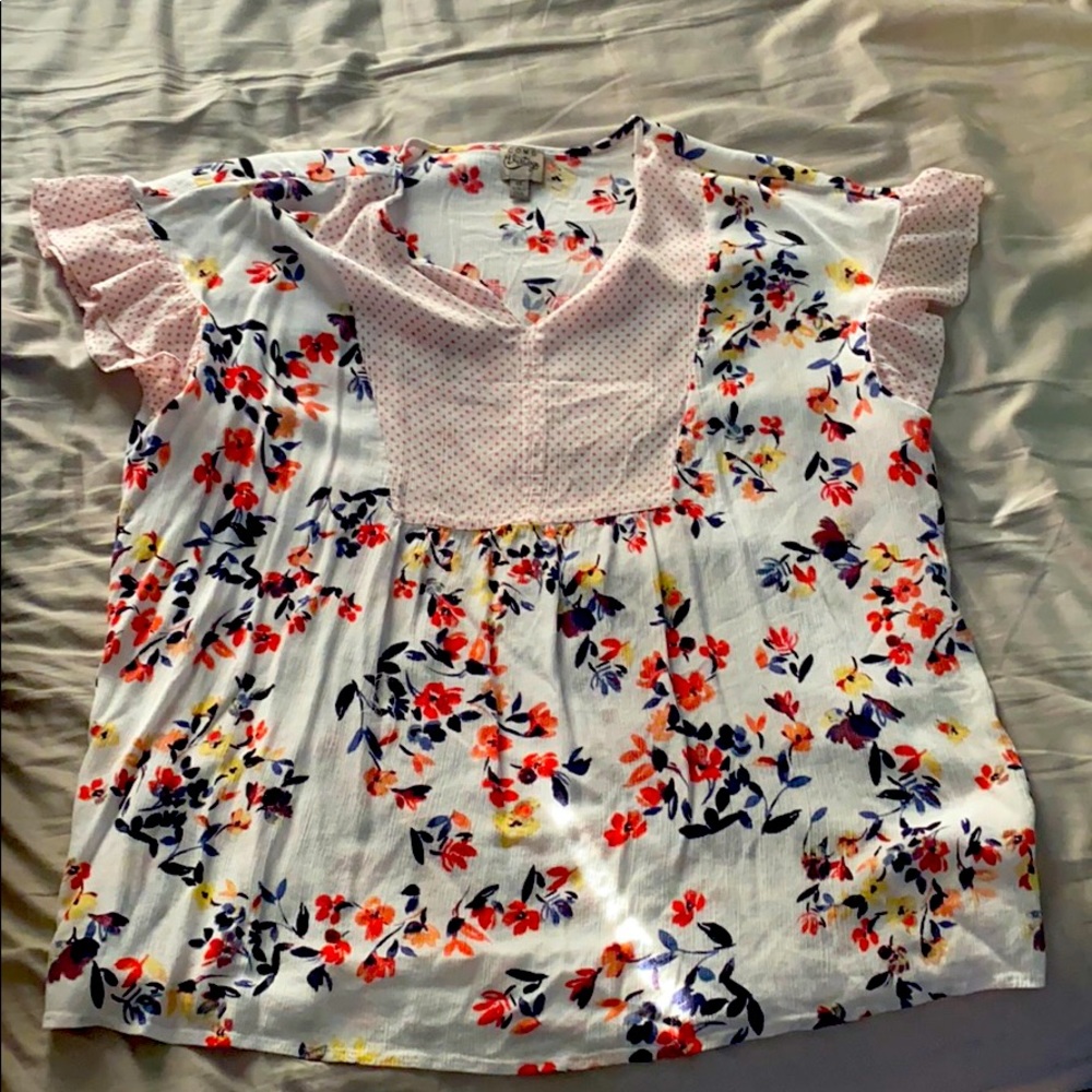 Soft Como Vintage flower blouse!